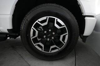 2023 Ford F-150 Lightning — photo 10 of 18