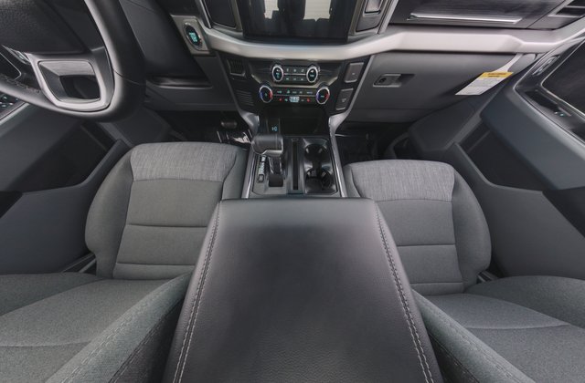 2023 Ford F-150 Lightning — photo 16 of 18