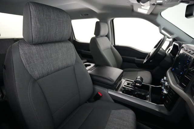 2023 Ford F-150 Lightning — photo 12 of 18