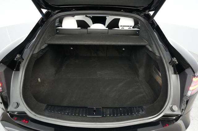 2023 Tesla Model S — photo 6 of 22