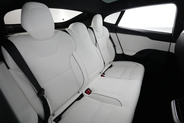 2023 Tesla Model S — photo 4 of 22