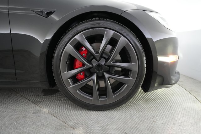 2023 Tesla Model S — photo 16 of 22