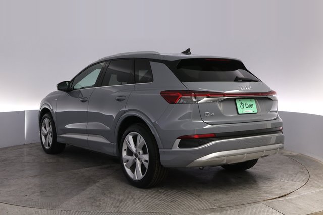 2023 Audi Q4 e-tron — photo 13 of 23
