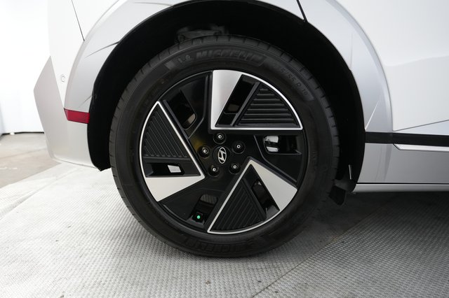 2026 Hyundai IONIQ 5 — photo 17 of 21