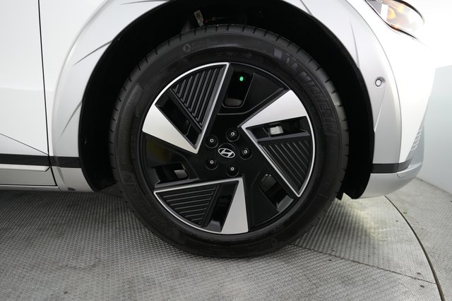 2026 Hyundai IONIQ 5 — photo 16 of 21