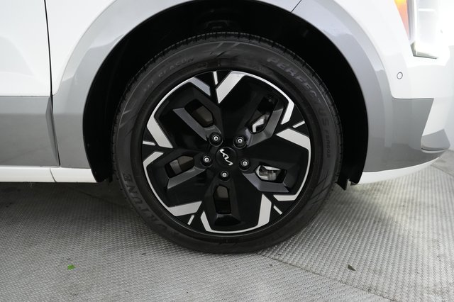 2024 Kia Niro EV — photo 17 of 22