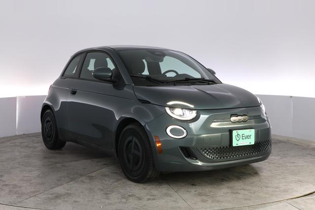 2025 Fiat 500e — photo 10 of 24