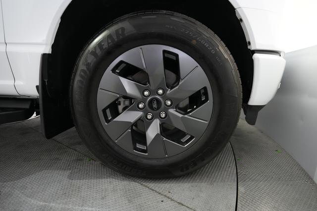 2025 Ford F-150 Lightning — photo 10 of 15