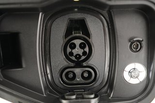 2025 Ford F-150 Lightning — photo 8 of 15