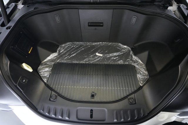 2025 Ford F-150 Lightning — photo 14 of 15