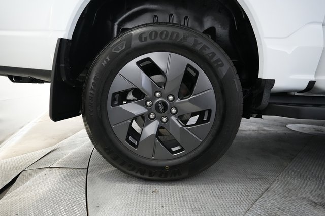 2025 Ford F-150 Lightning — photo 11 of 15