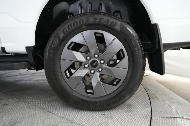 2025 Ford F-150 Lightning — photo 7 of 15