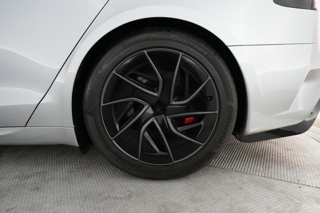 2026 Tesla Model S — photo 7 of 22