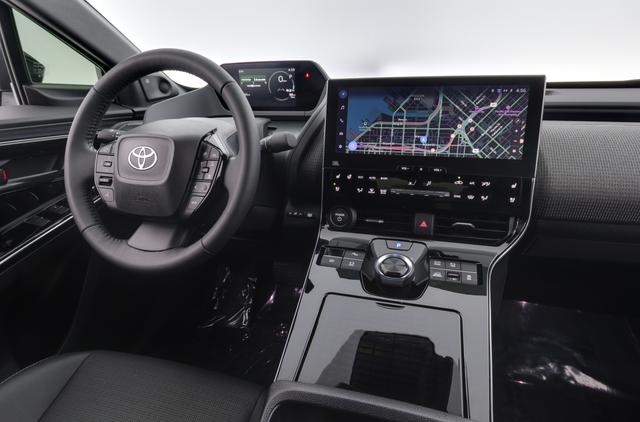 2023 Toyota bZ4X — photo 3 of 37