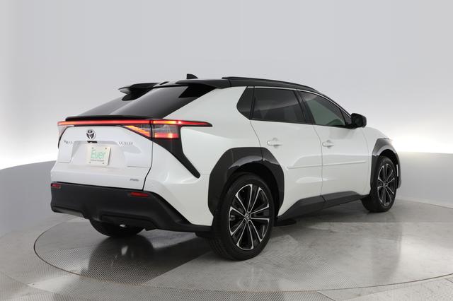 2023 Toyota bZ4X — photo 9 of 37