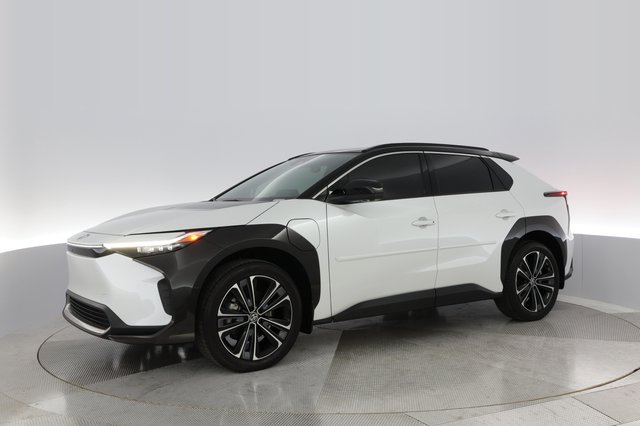 2023 Toyota bZ4X — photo 12 of 37