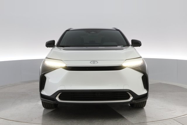 2023 Toyota bZ4X — photo 6 of 37