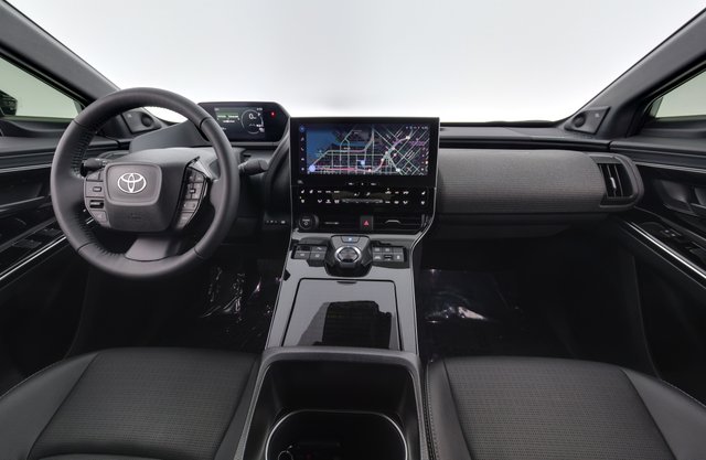 2023 Toyota bZ4X — photo 17 of 37