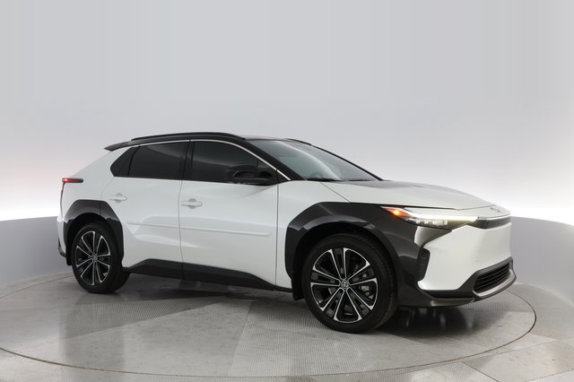2023 Toyota bZ4X — photo 8 of 37