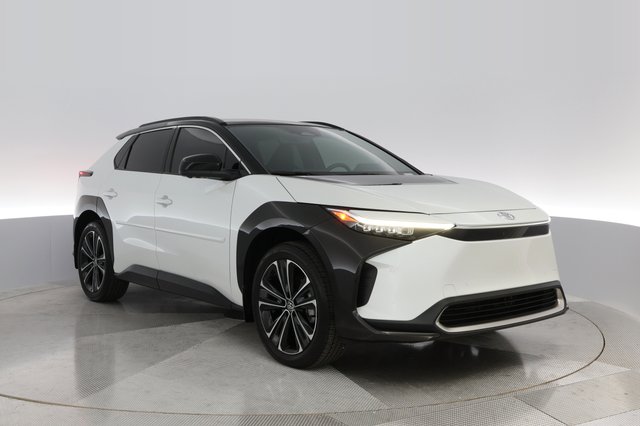 2023 Toyota bZ4X — photo 7 of 37