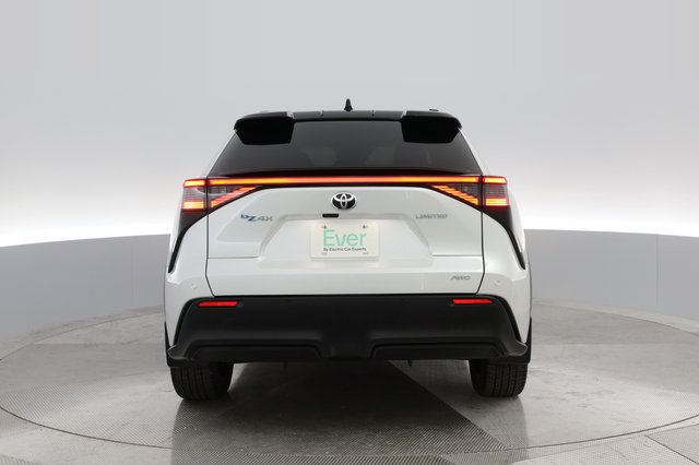 2023 Toyota bZ4X — photo 10 of 37