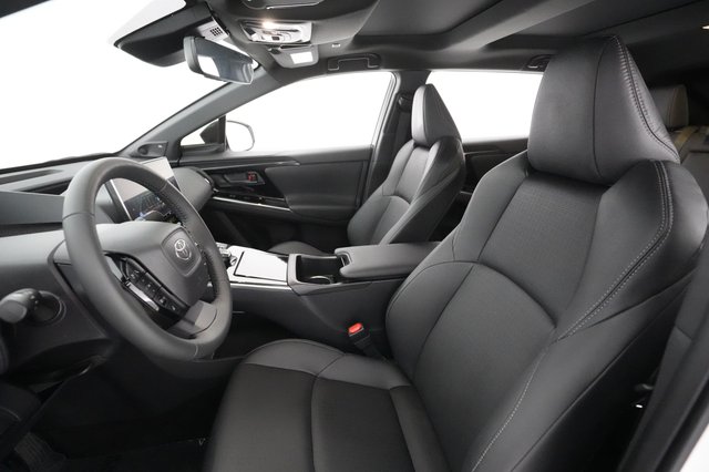 2023 Toyota bZ4X — photo 18 of 37