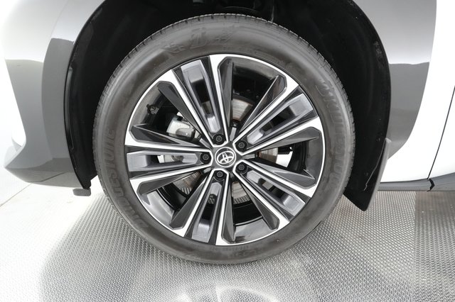 2023 Toyota bZ4X — photo 13 of 37