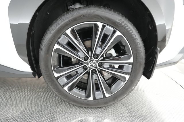 2023 Toyota bZ4X — photo 14 of 37