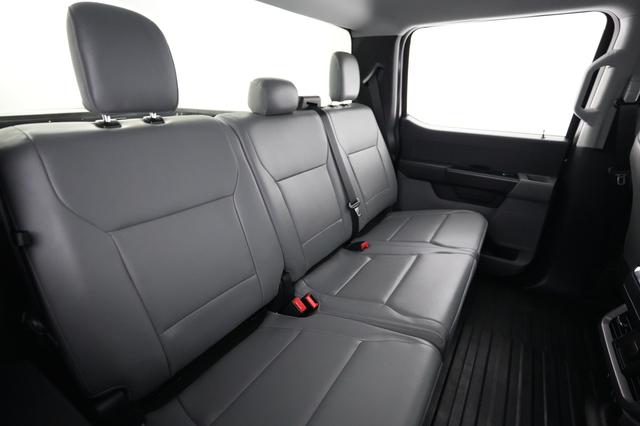 2022 Ford F-150 Lightning — photo 4 of 15