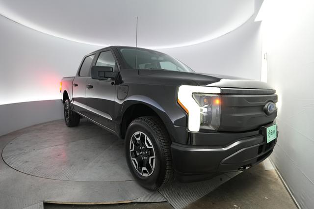 2022 Ford F-150 Lightning — VIN 1FTVW1EL2NWG05056