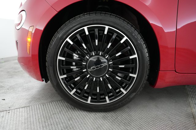 2024 Fiat 500e — photo 15 of 23