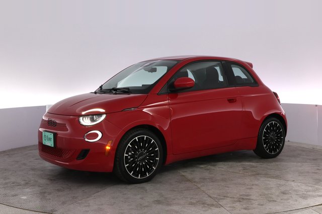 2024 Fiat 500e — photo 14 of 23