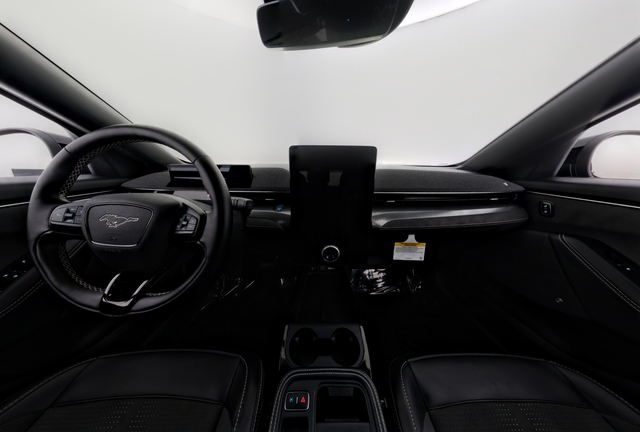2025 Ford Mustang Mach-E