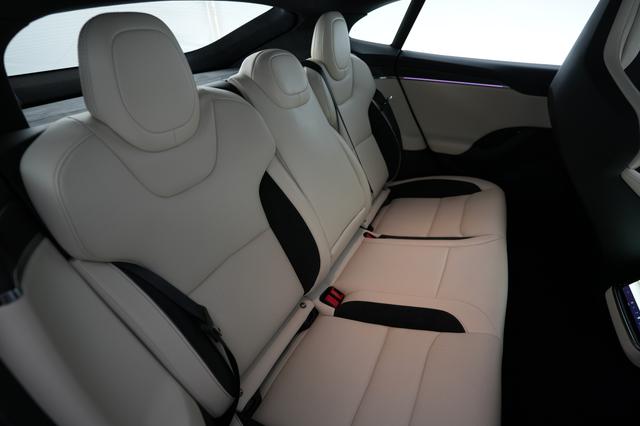 2026 Tesla Model S — photo 4 of 26