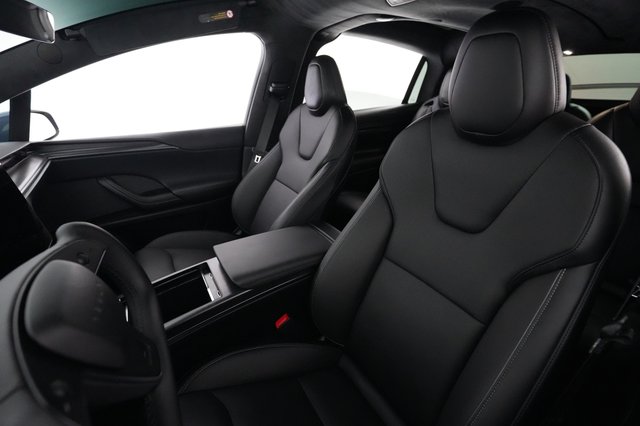 2026 Tesla Model X — photo 3 of 23