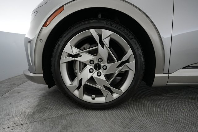 2023 Genesis GV60 — photo 15 of 25