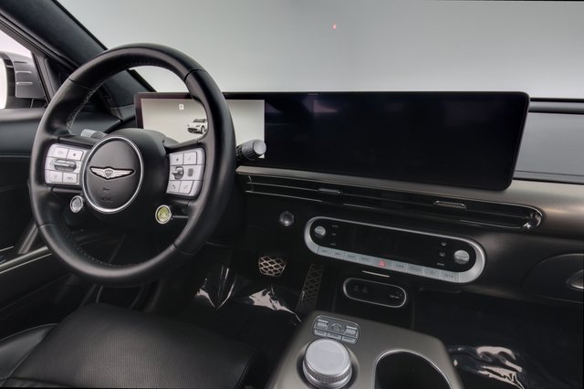 2023 Genesis GV60 — photo 20 of 25
