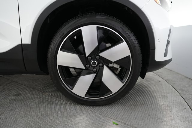 2023 Volvo C40 Recharge — photo 16 of 21