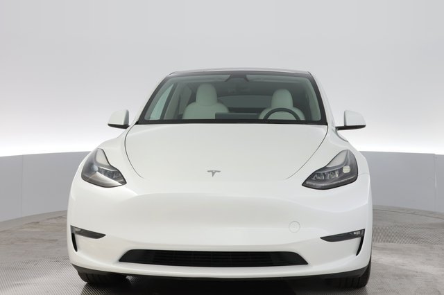 2023 Tesla Model Y — photo 9 of 24