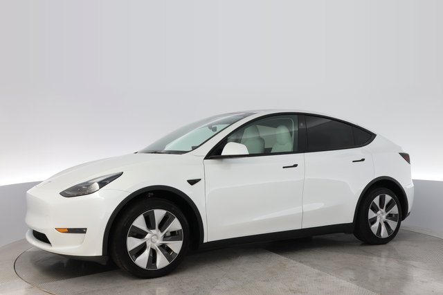 2023 Tesla Model Y — photo 14 of 24