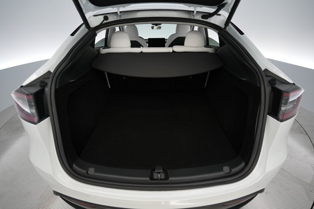 2023 Tesla Model Y — photo 6 of 24