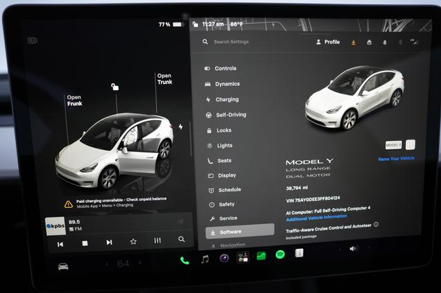 2023 Tesla Model Y — photo 5 of 24