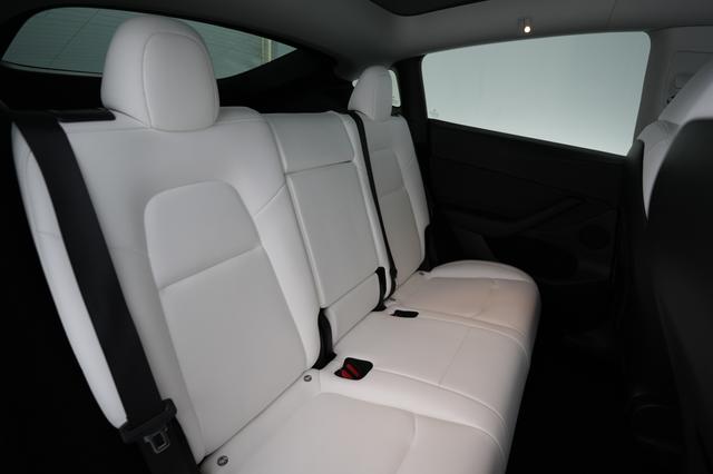 2023 Tesla Model Y — photo 4 of 24