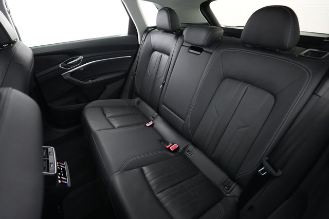 2024 Audi Q8 e-tron — photo 19 of 21