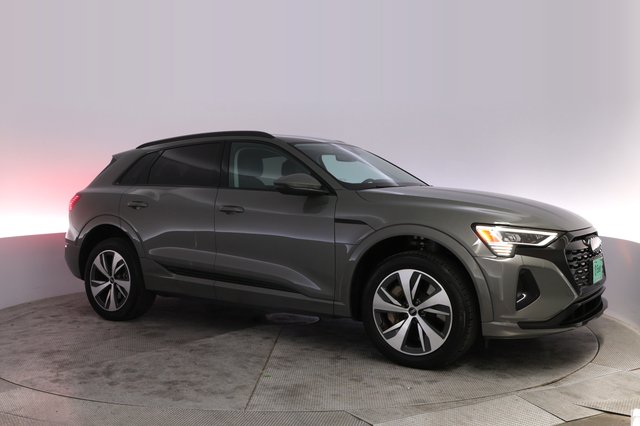 2024 Audi Q8 e-tron — photo 11 of 21