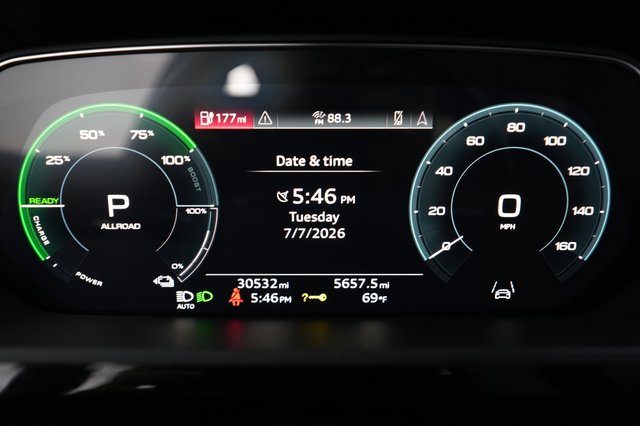 2024 Audi Q8 e-tron — photo 5 of 21