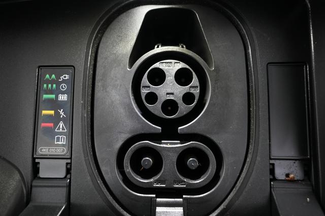 2024 Audi Q8 e-tron — photo 8 of 21