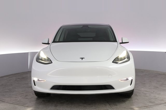 2023 Tesla Model Y — photo 9 of 21
