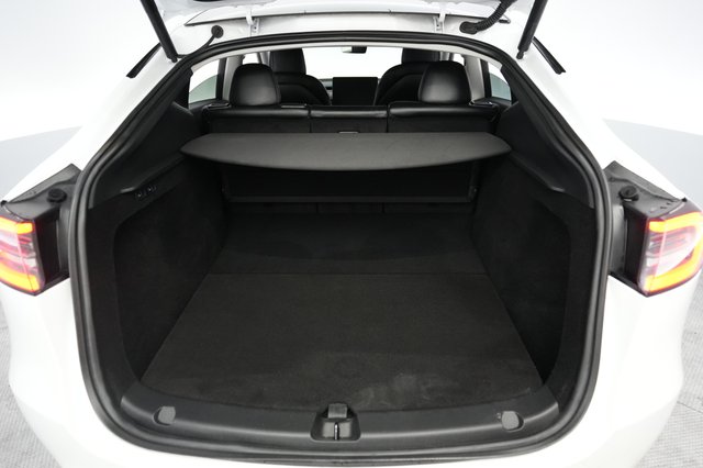 2023 Tesla Model Y — photo 6 of 21