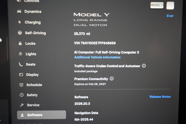 2023 Tesla Model Y — photo 5 of 21